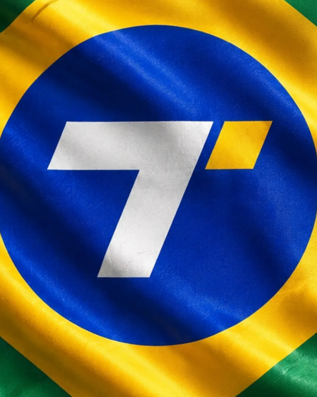 Seven mark on azul disc, printed on Brazil flag silk